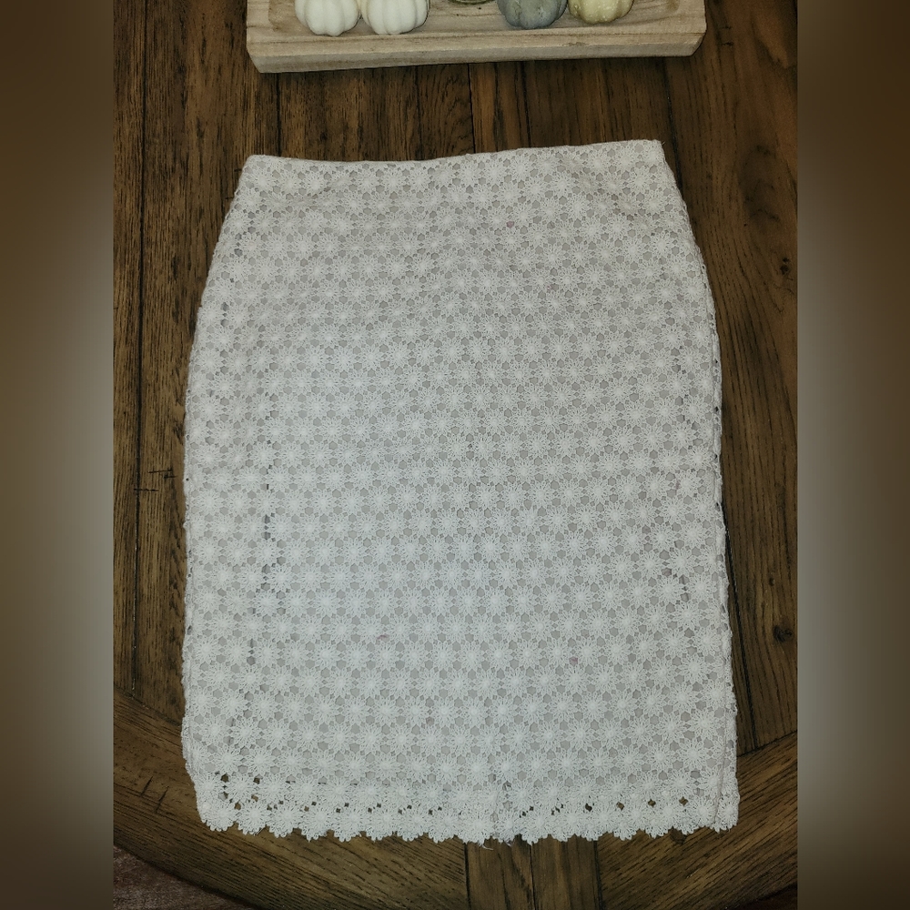 Macrame look pencil skirt.